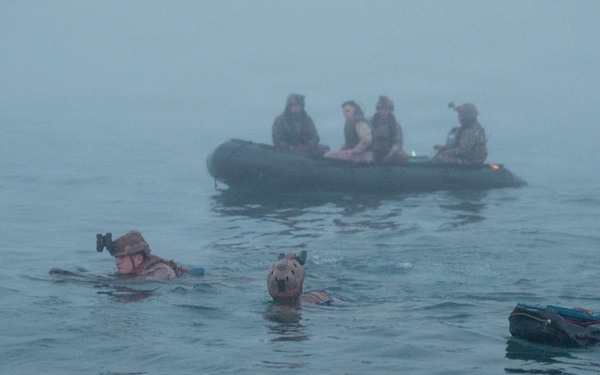 Recon Marines demonstrate amphibious lethality in France
