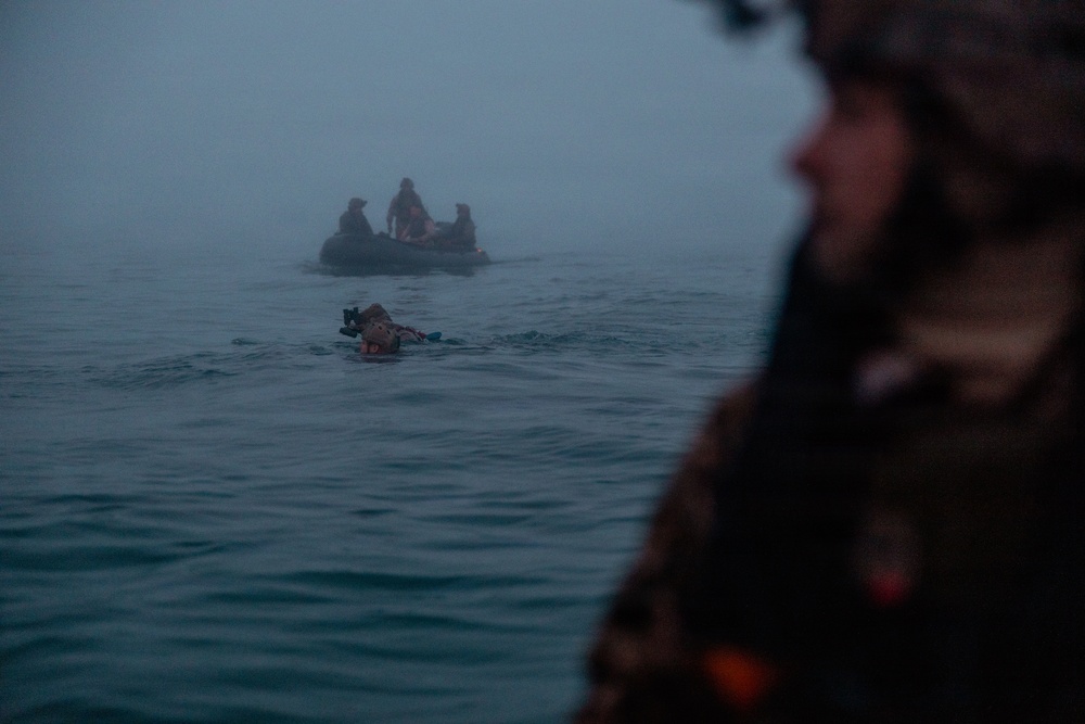 Recon Marines demonstrate amphibious lethality in France