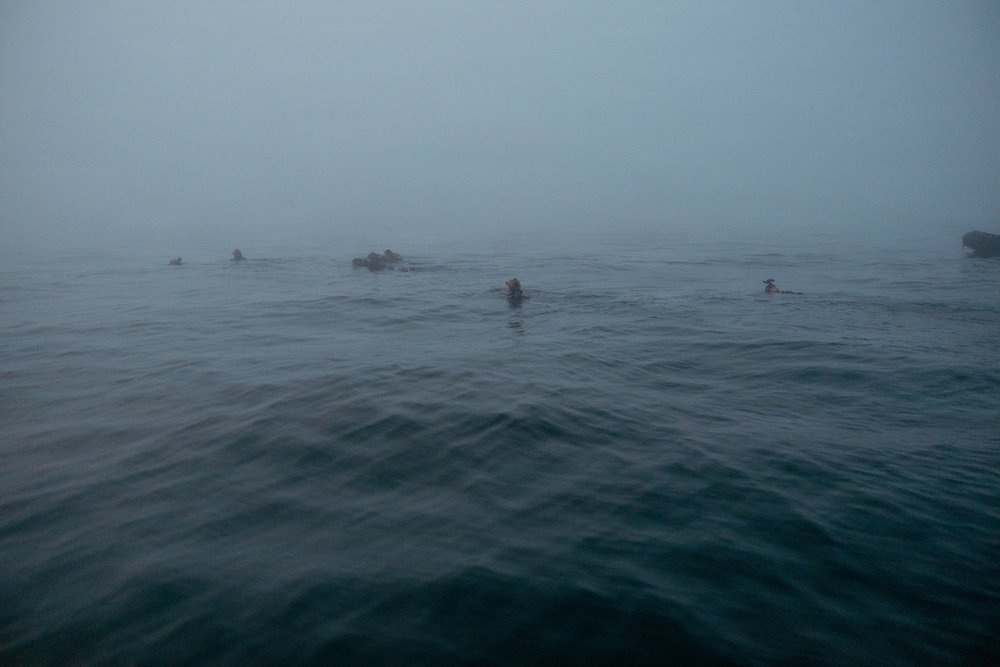 Recon Marines demonstrate amphibious lethality in France