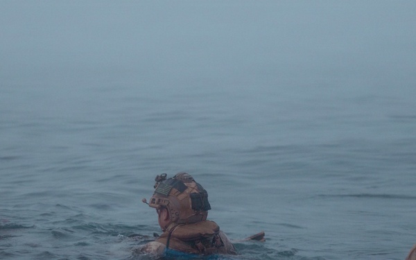 Recon Marines demonstrate amphibious lethality in France