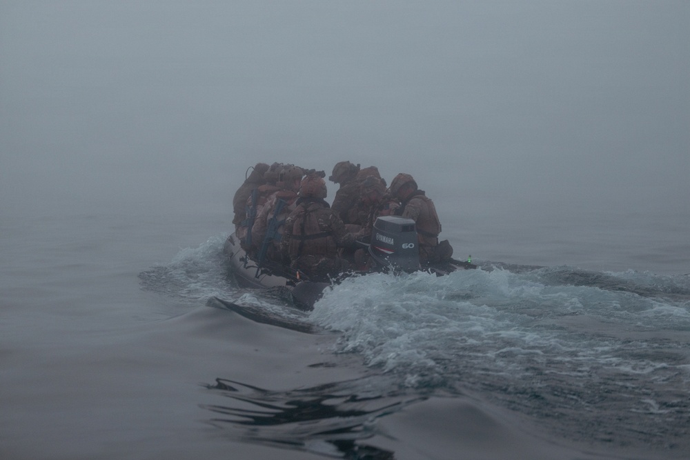 Recon Marines demonstrate amphibious lethality in France