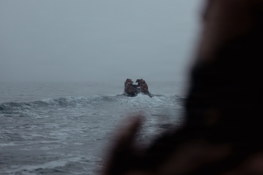 Recon Marines demonstrate amphibious lethality in France