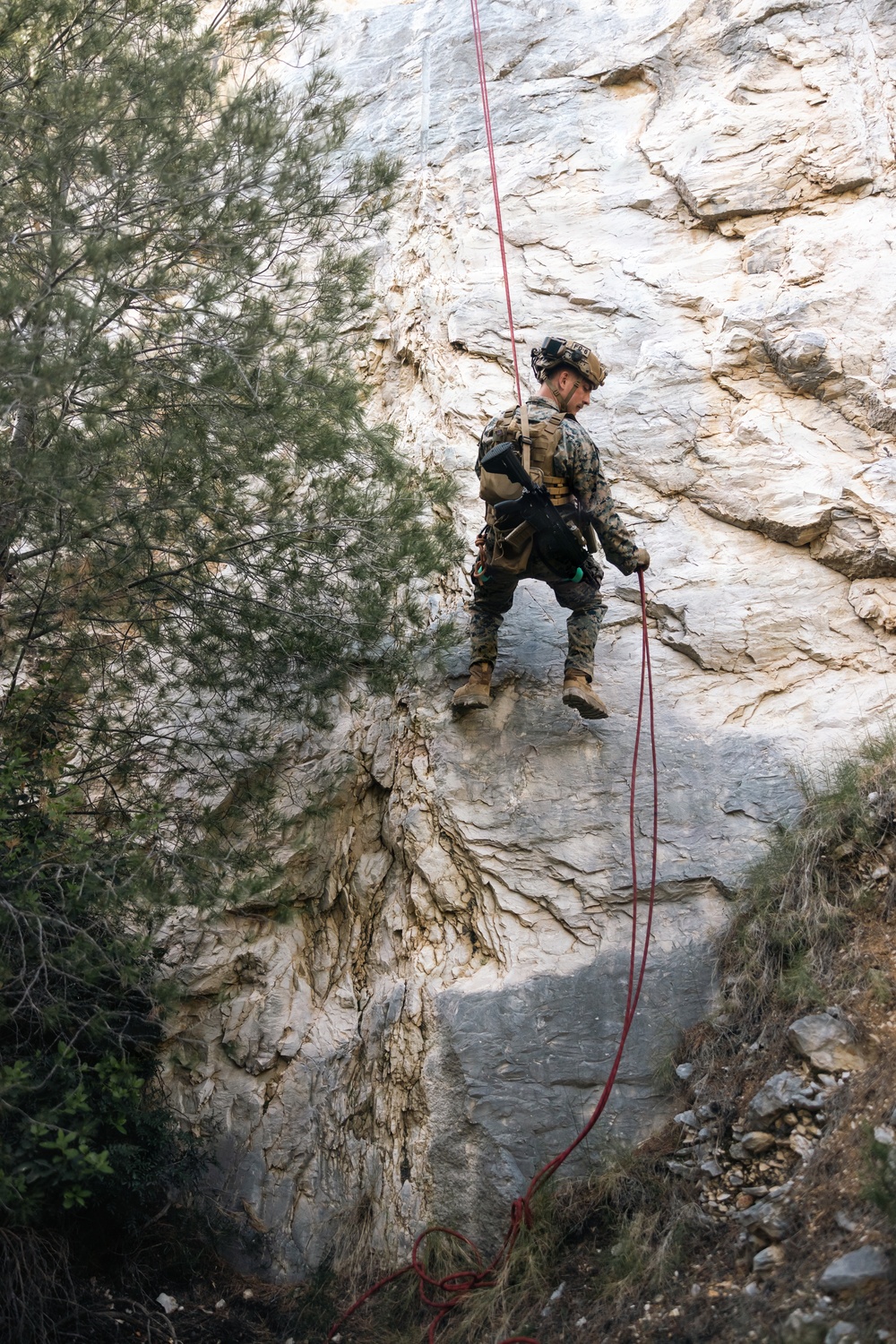 Recon Marines show capabilities, resilience on amphibious obstacle courses in France
