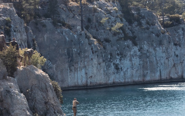 Recon Marines show capabilities, resilience on amphibious obstacle courses in France