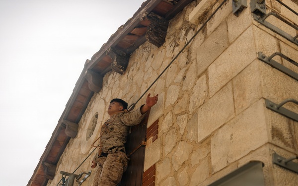 Recon Marines show capabilities, resilience on amphibious obstacle courses in France