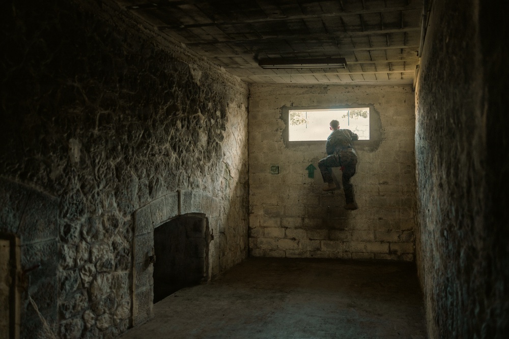 Recon Marines show capabilities, resilience on amphibious obstacle courses in France