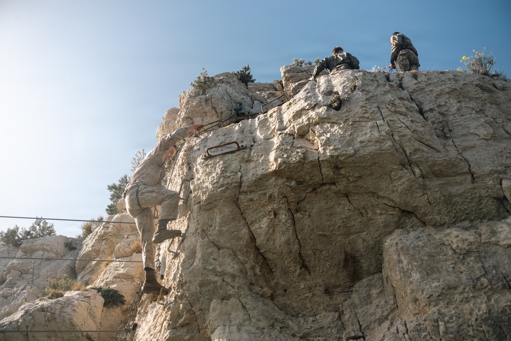 Recon Marines show capabilities, resilience on amphibious obstacle courses in France