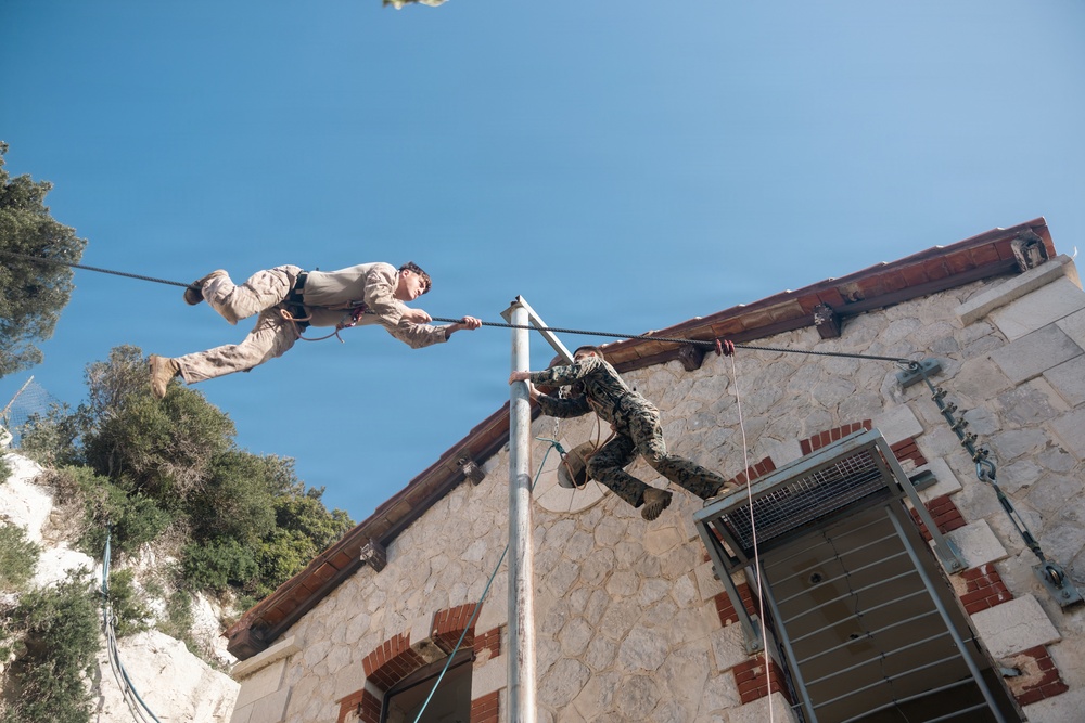 Recon Marines show capabilities, resilience on amphibious obstacle courses in France