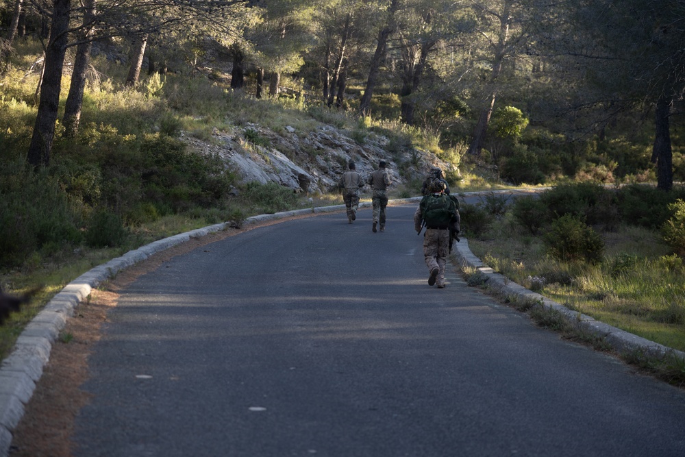 Recon Marines show grit, endurance during loaded march in France