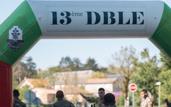 Recon Marines run 13-kilometers during French Foreign Legion battle commemoration