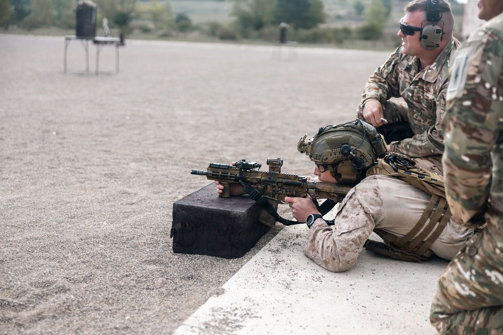 Recon Marines demonstrate lethality during shooting challenge in France