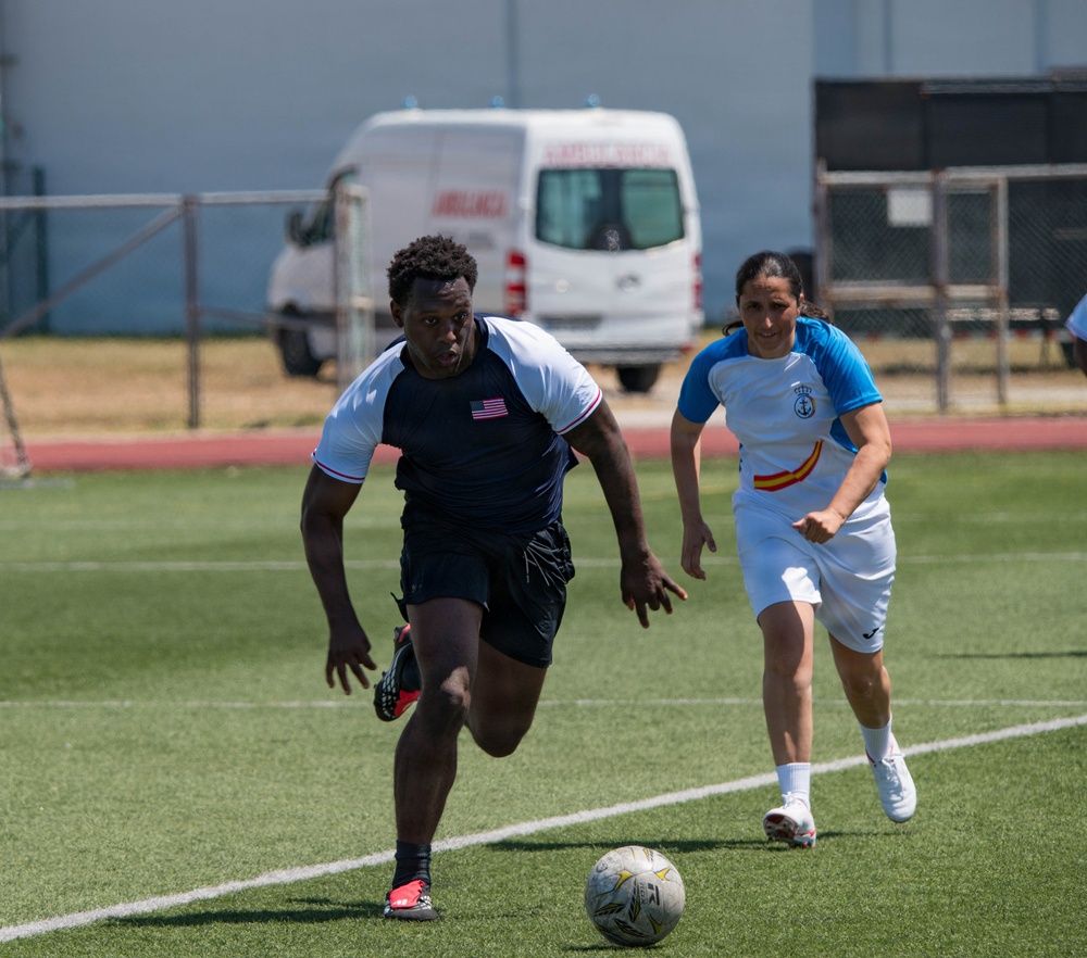 Spanish Armada and U.S. Armed Forces compete in Unity Games