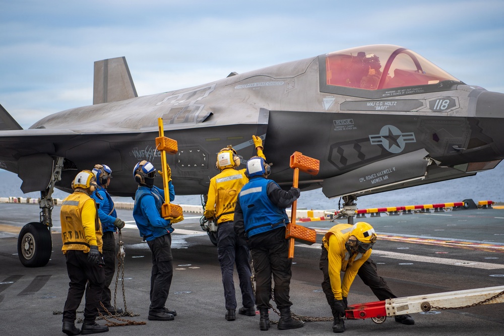 USS Boxer Conducts Flight Operations