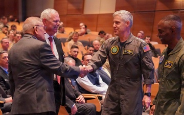U.S. Pacific Fleet Commander Adm. Koehler awarded Distinguished Graduate Leadership Award
