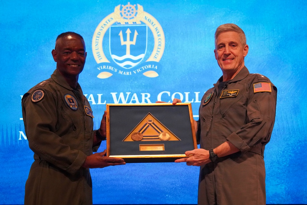 U.S. Pacific Fleet Commander Adm. Koehler awarded Distinguished Graduate Leadership Award