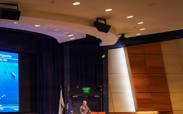 U.S. Pacific Fleet Commander Adm. Koehler awarded Distinguished Graduate Leadership Award