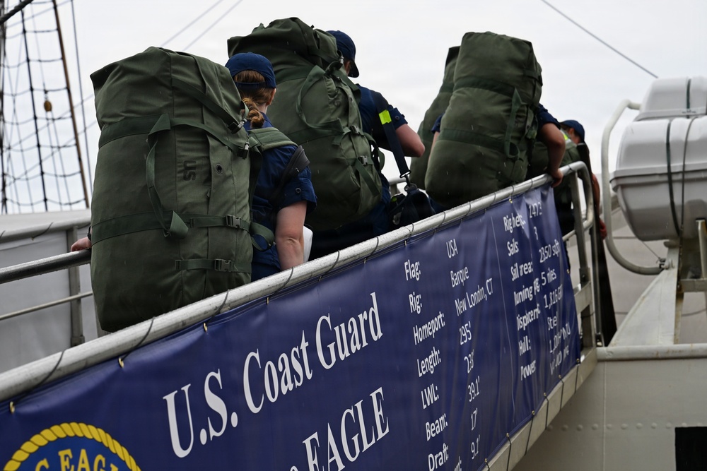 Coast Guard cadets arrive in Savannah