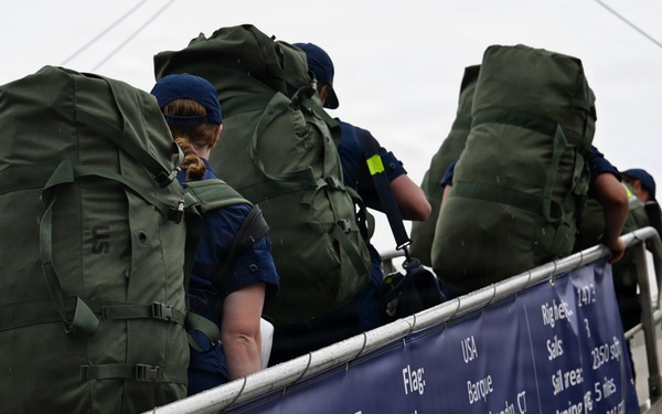 Coast Guard cadets arrive in Savannah