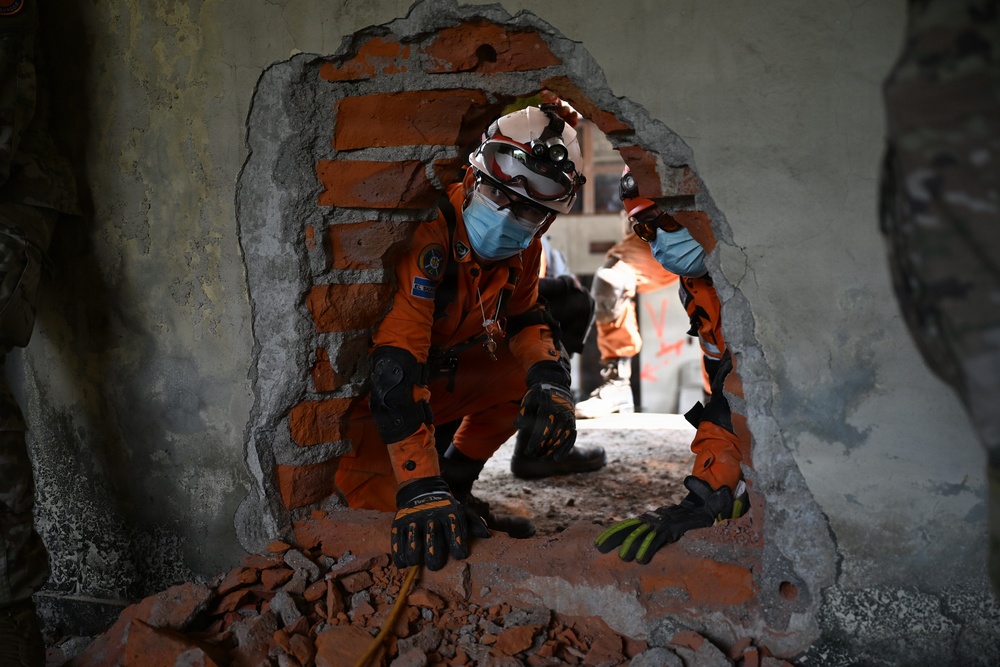 Urban Search and Rescue El Salvador hosts HA/DR culminating exercise