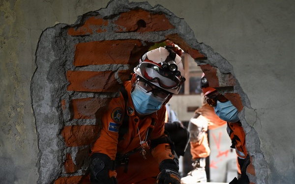 Urban Search and Rescue El Salvador hosts HA/DR culminating exercise