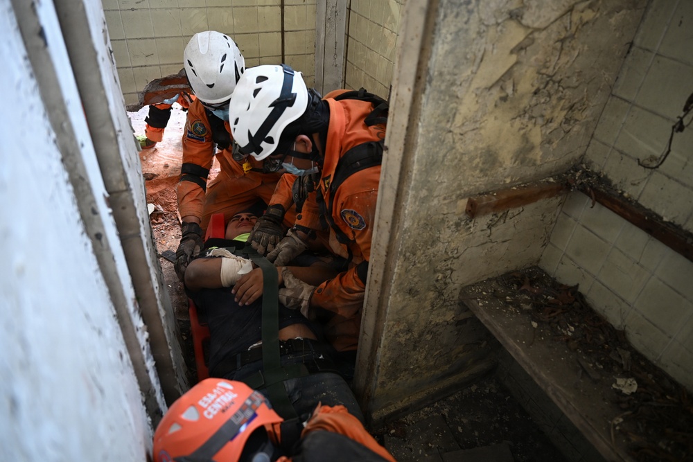 Urban Search and Rescue El Salvador hosts HA/DR culminating exercise