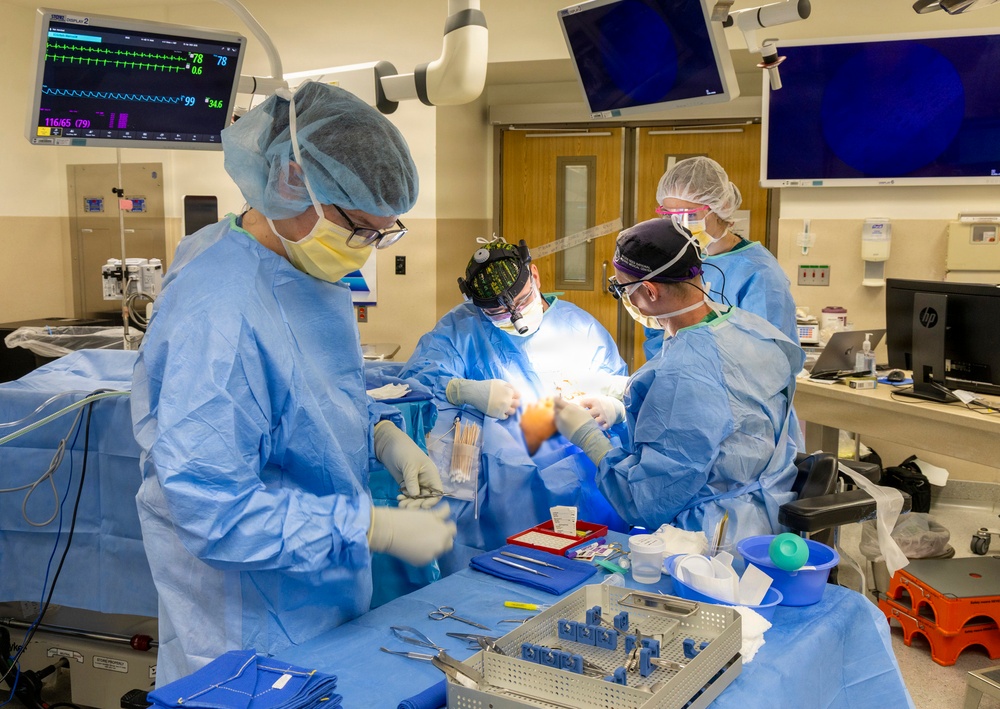 Multidisciplinary team at Walter Reed rescues service member’s vision
