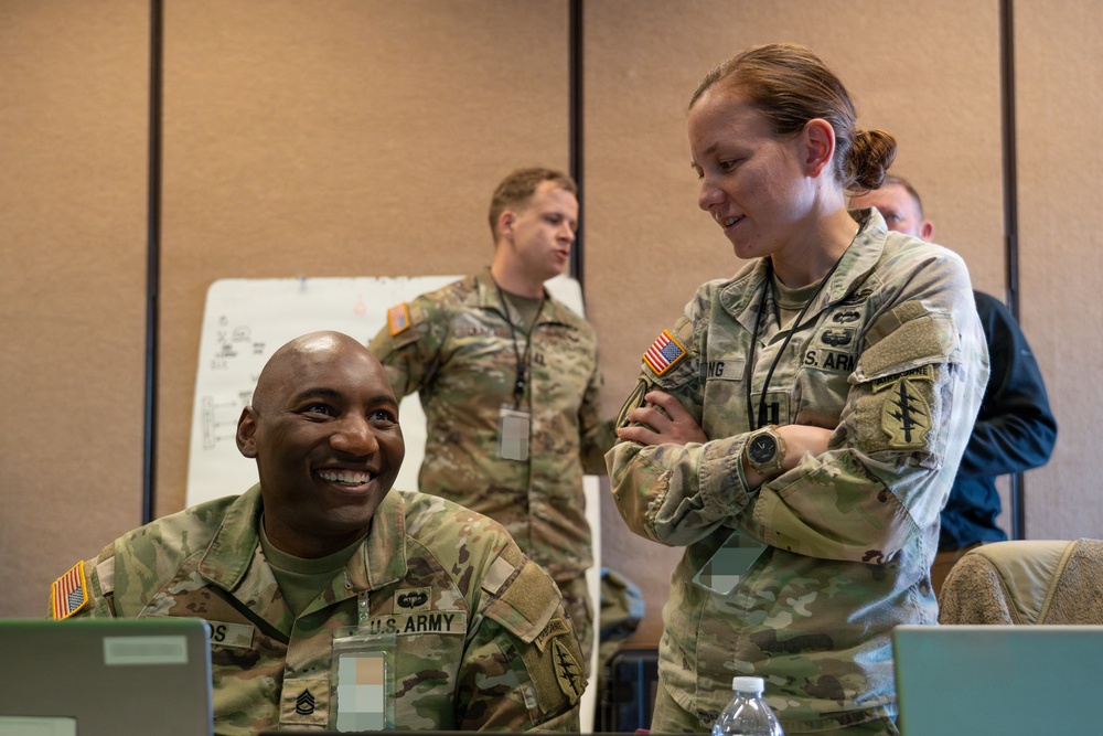 10SFG(A) Commander visits 4th Battalion
