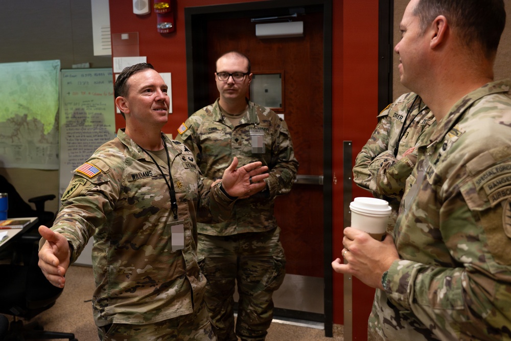 10SFG(A) Commander visits 4th Battalion