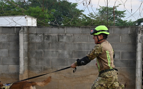 Salvadoran soldiers host HA/DR exercise