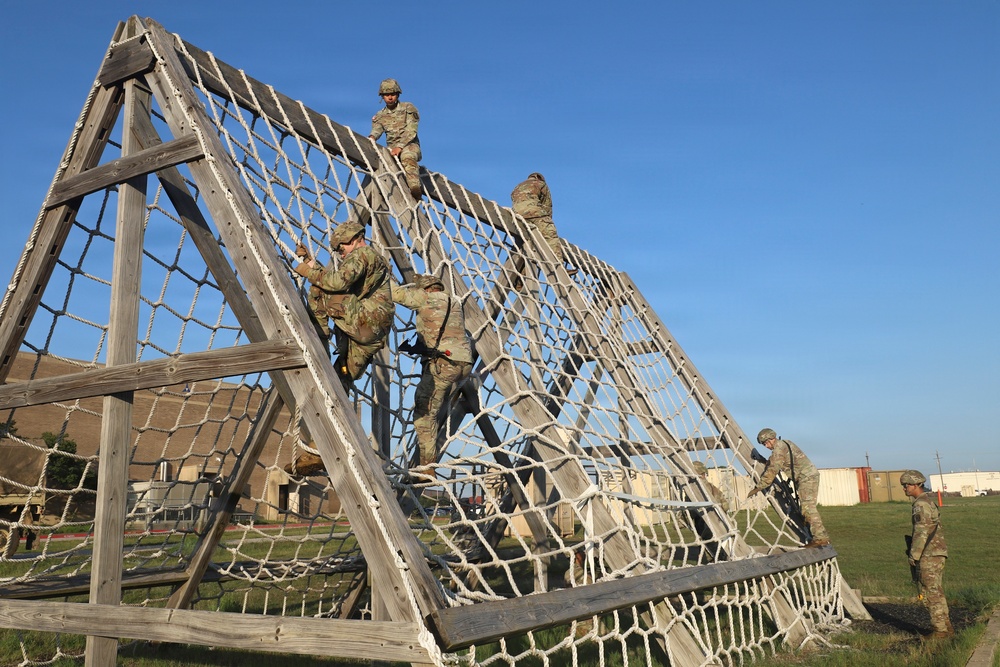 1st Medical Brigade Best Squad competition, Obstacle Course