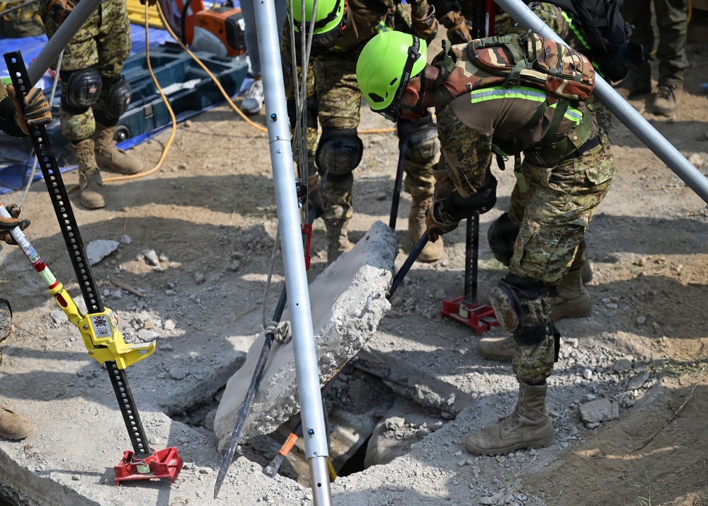 Salvadoran soldiers host HA/DR exercise