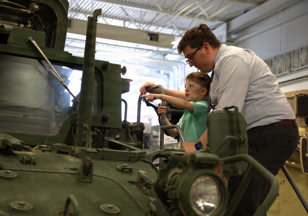 CECOM ILSC participates in Bring Your Child to Work Day