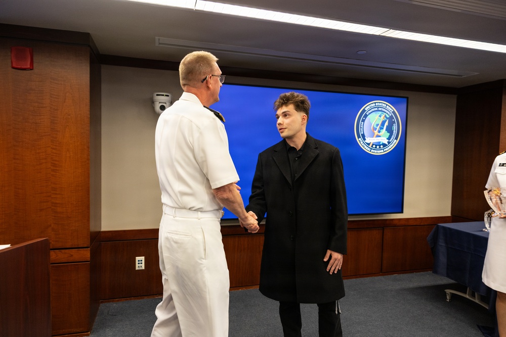 Director of Portfolio Acquisition Executive Strategic Systems Programs Recognizes Six Individuals for Outstanding Contribution to Strategic Deterrence Mission