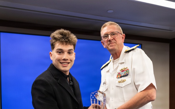 Director of Portfolio Acquisition Executive Strategic Systems Programs Recognizes Six Individuals for Outstanding Contribution to Strategic Deterrence Mission