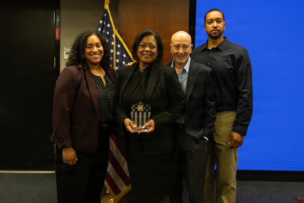 Director of Portfolio Acquisition Executive Strategic Systems Programs Recognizes Six Individuals for Outstanding Contribution to Strategic Deterrence Mission