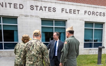 Assistant Secretary of the Navy (Manpower and Reserve Affairs) Visit USFFC