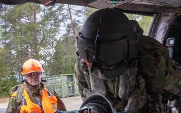 U.S. MEDEVAC team conducts medical evacuation training during Saber Strike
