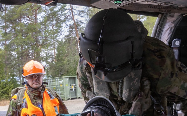 U.S. MEDEVAC team conducts medical evacuation training during Saber Strike