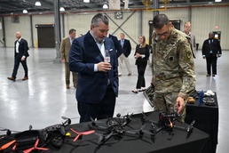 Cruz tours Red River, emphasizes role in Army Readiness