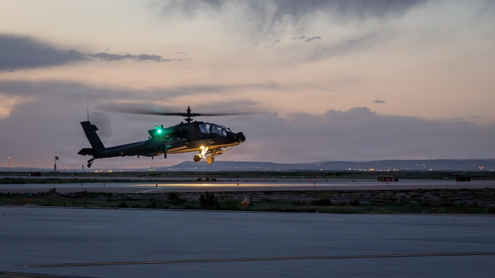 DVIDS - Images - Ivy Mass 4-4CAB AH-64 Apache Preflight [Image 5 of 9]