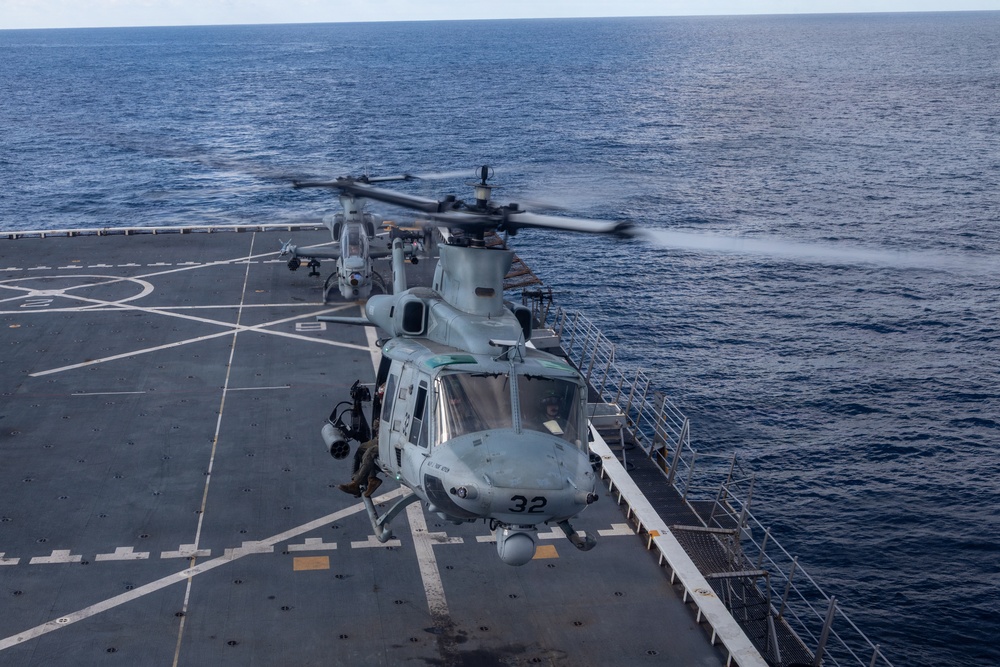 22nd MEU(SOC) | VMM-263 (Reinforced) Flight Operations Aboard USS Fort Lauderdale