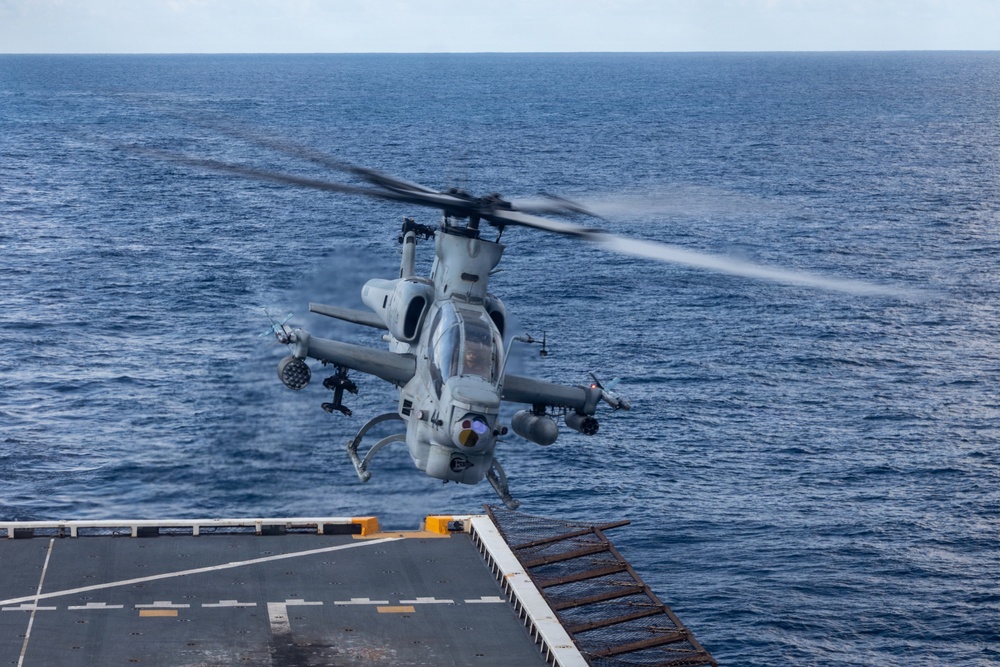 22nd MEU(SOC) | VMM-263 (Reinforced) Flight Operations Aboard USS Fort Lauderdale