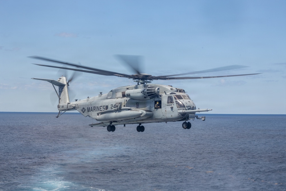 22nd MEU(SOC) | VMM-263 (Reinforced) Flight Operations Aboard USS Fort Lauderdale