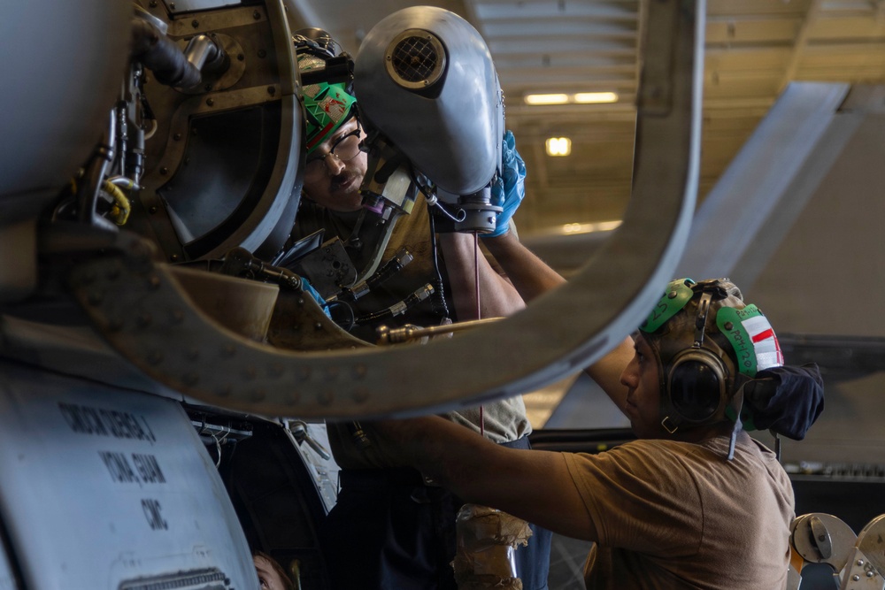 Abraham Lincoln Conducts Aircraft Maintenance