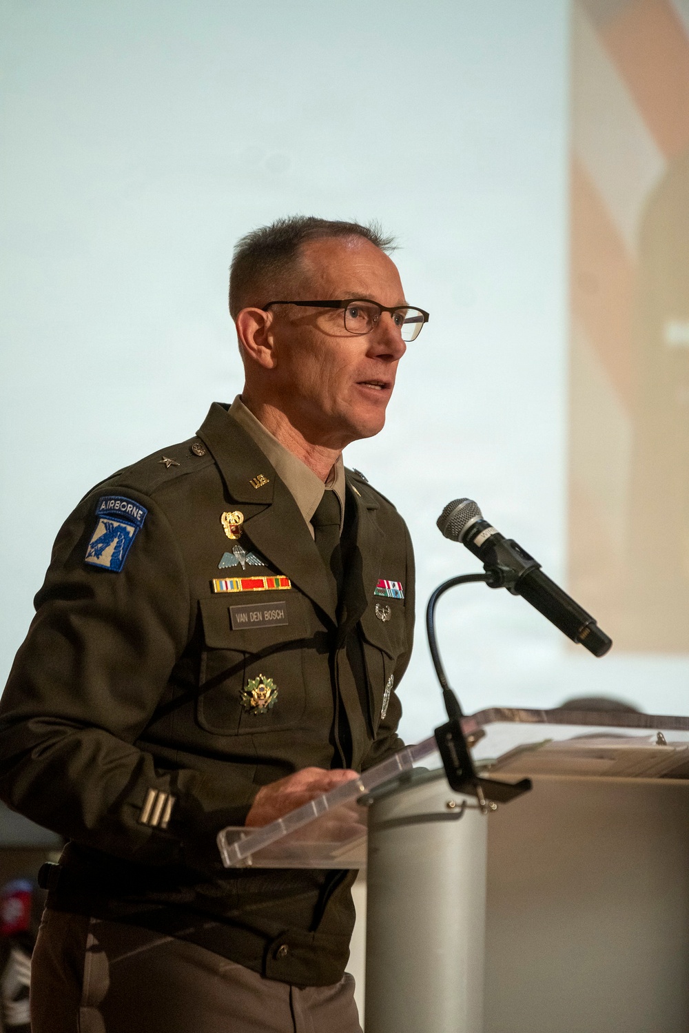 USAREC Deputy Commanding General Addresses Newly Commissioned Bear Battalion Officers