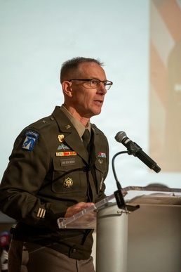 USAREC Deputy Commanding General Addresses Newly Commissioned Bear Battalion Officers