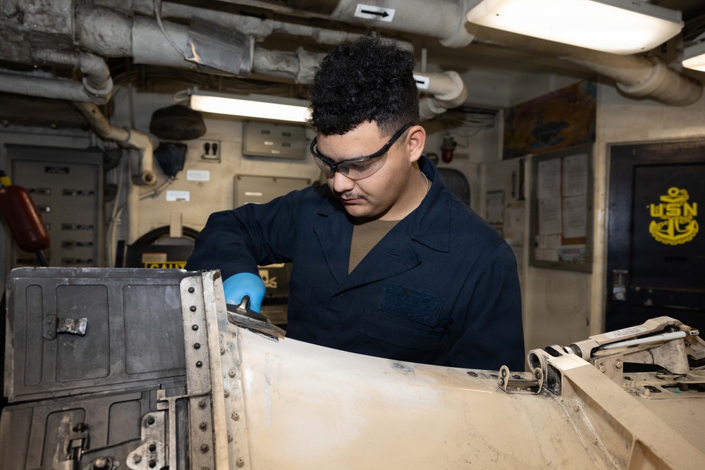 USS George H.W. Bush (CVN 77) Conducts Daily Operations