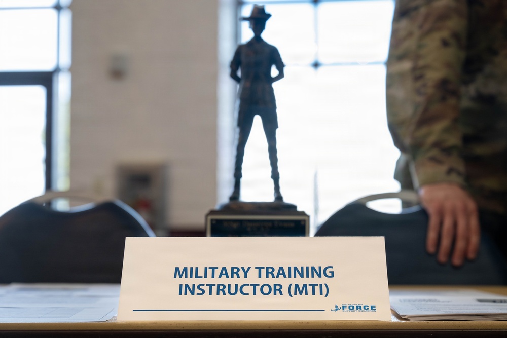 Airmen Connect with Career Opportunities at Scott AFB Job Fair