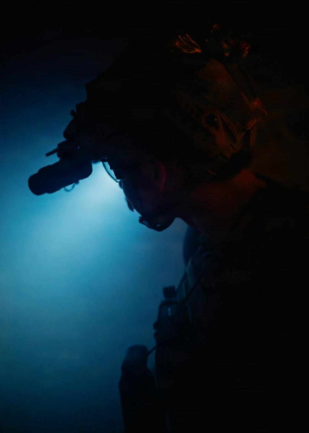 EOD Technicians Conduct a Shipboard Ordnance Clearance Drill
