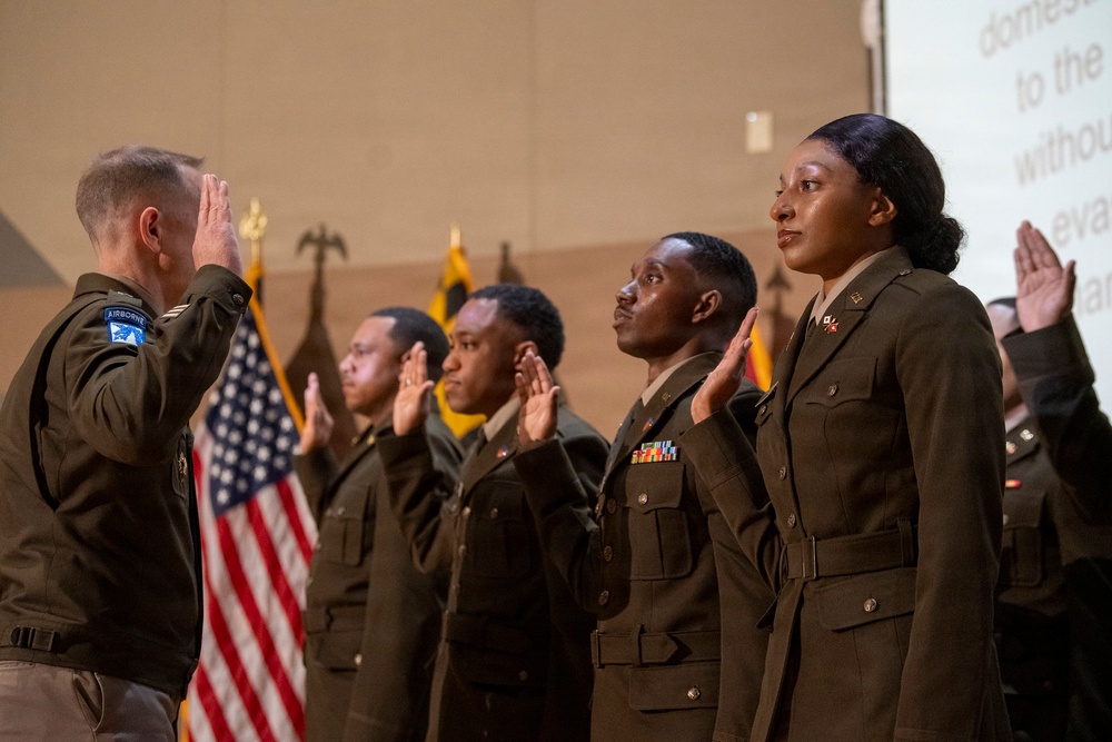 USAREC Deputy Commanding General Administers Oath of Office to New Officers